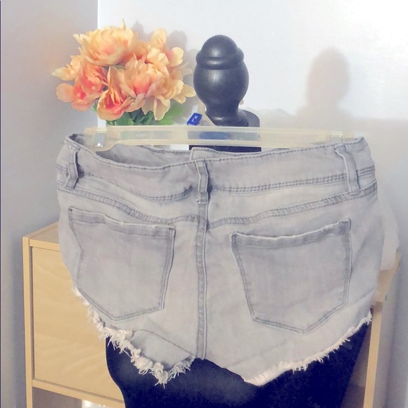 Gray jean short shorts - Picture 2 of 2